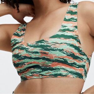 Fabletics Medium Low impact sports bra - Tiger camo